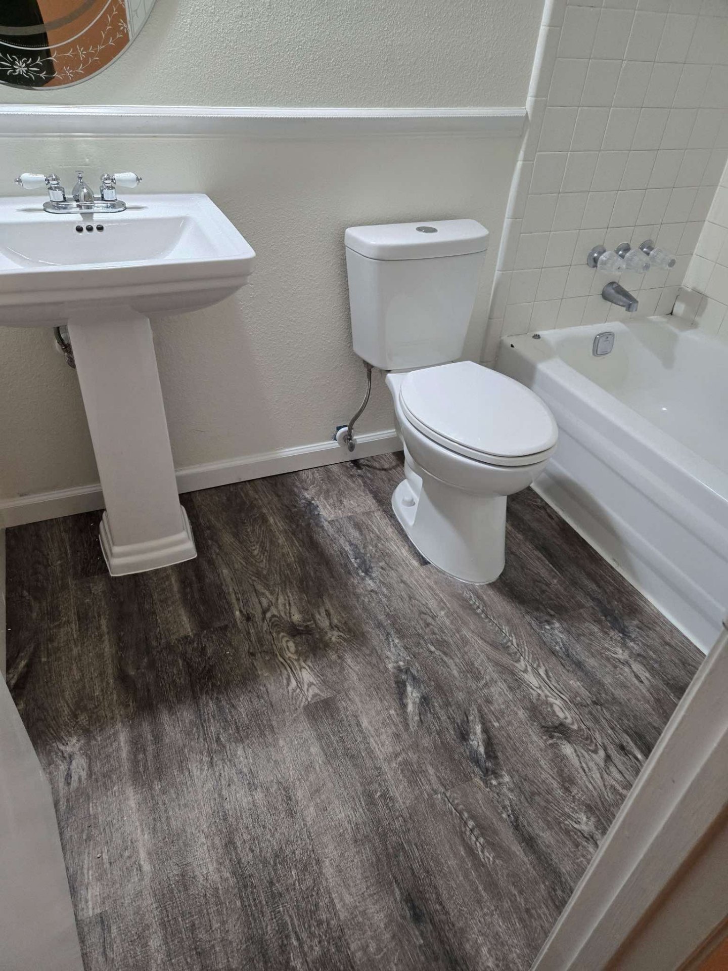 Bathroom renovation vinyl flooring with waterproof vinyl plank flooring in Brent